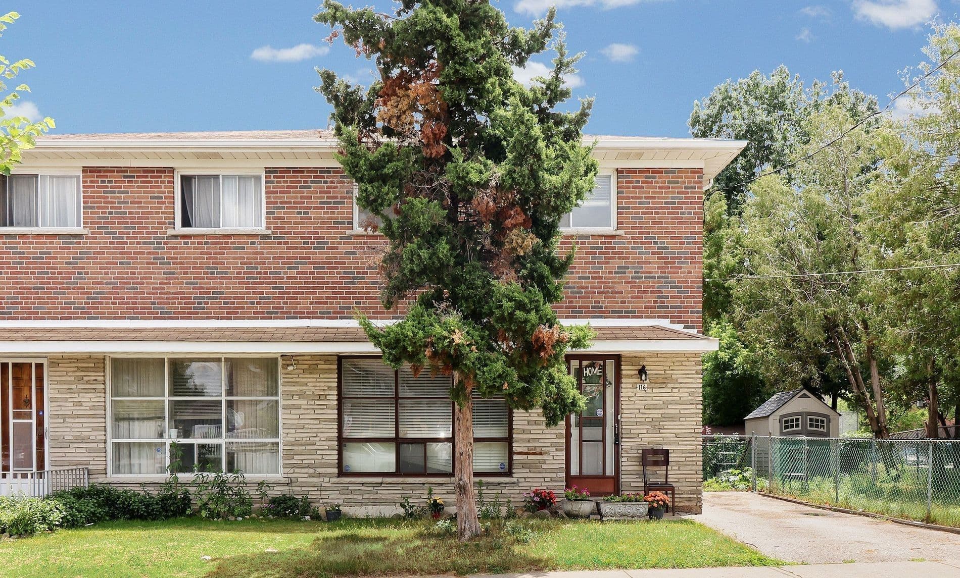 116 Elnathan Crescent, Toronto W05, ON M9L 2G3