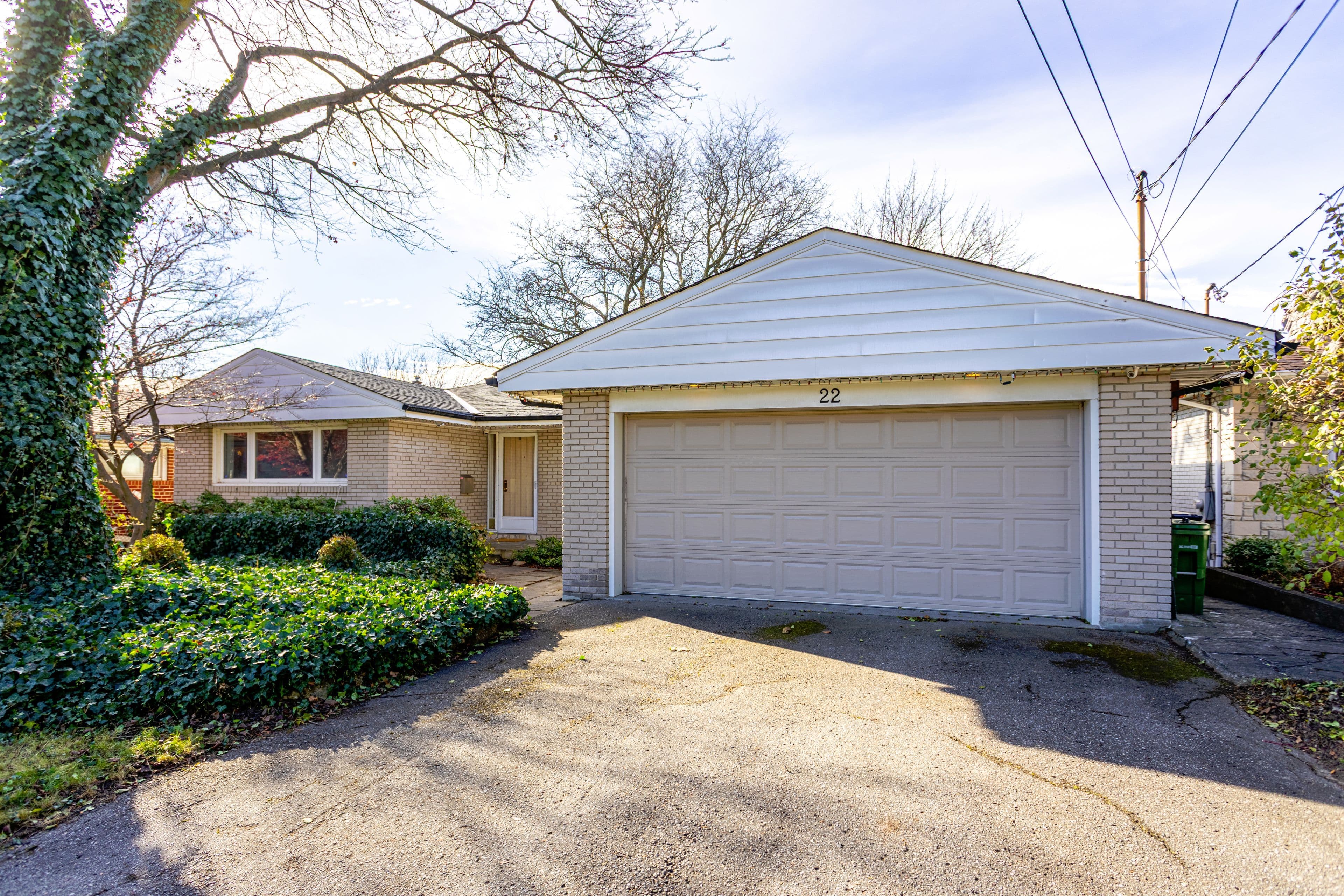 22 Heathview Avenue, Toronto C15, ON M2K 2C1