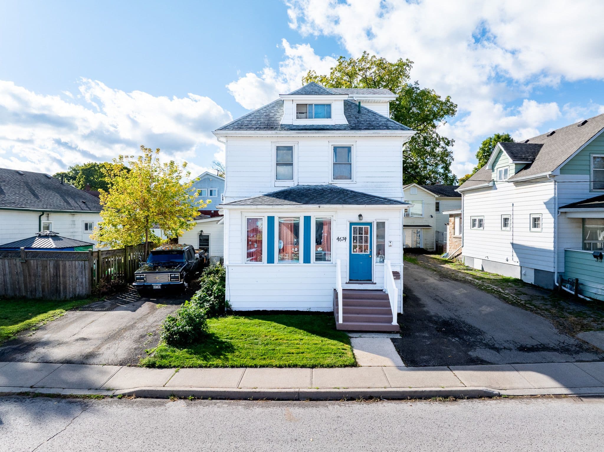 4674 Ryerson Crescent, Niagara Falls, ON L2E 1E5