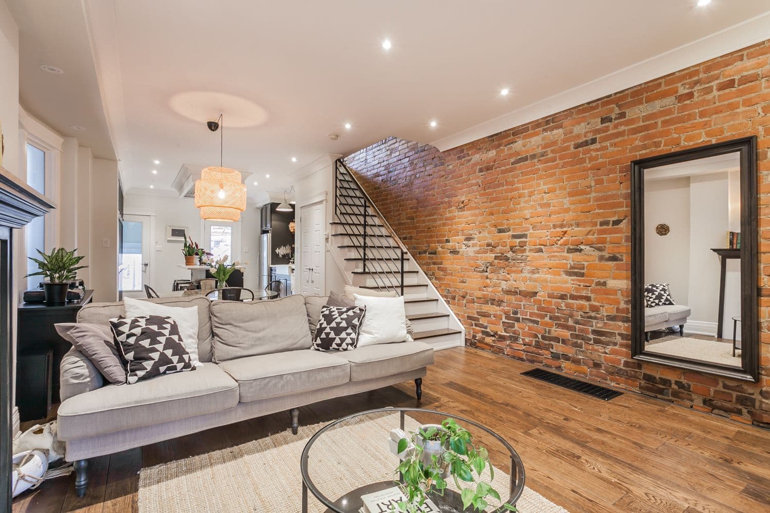 281 Symington Avenue, Toronto W02, ON M6P 3W7