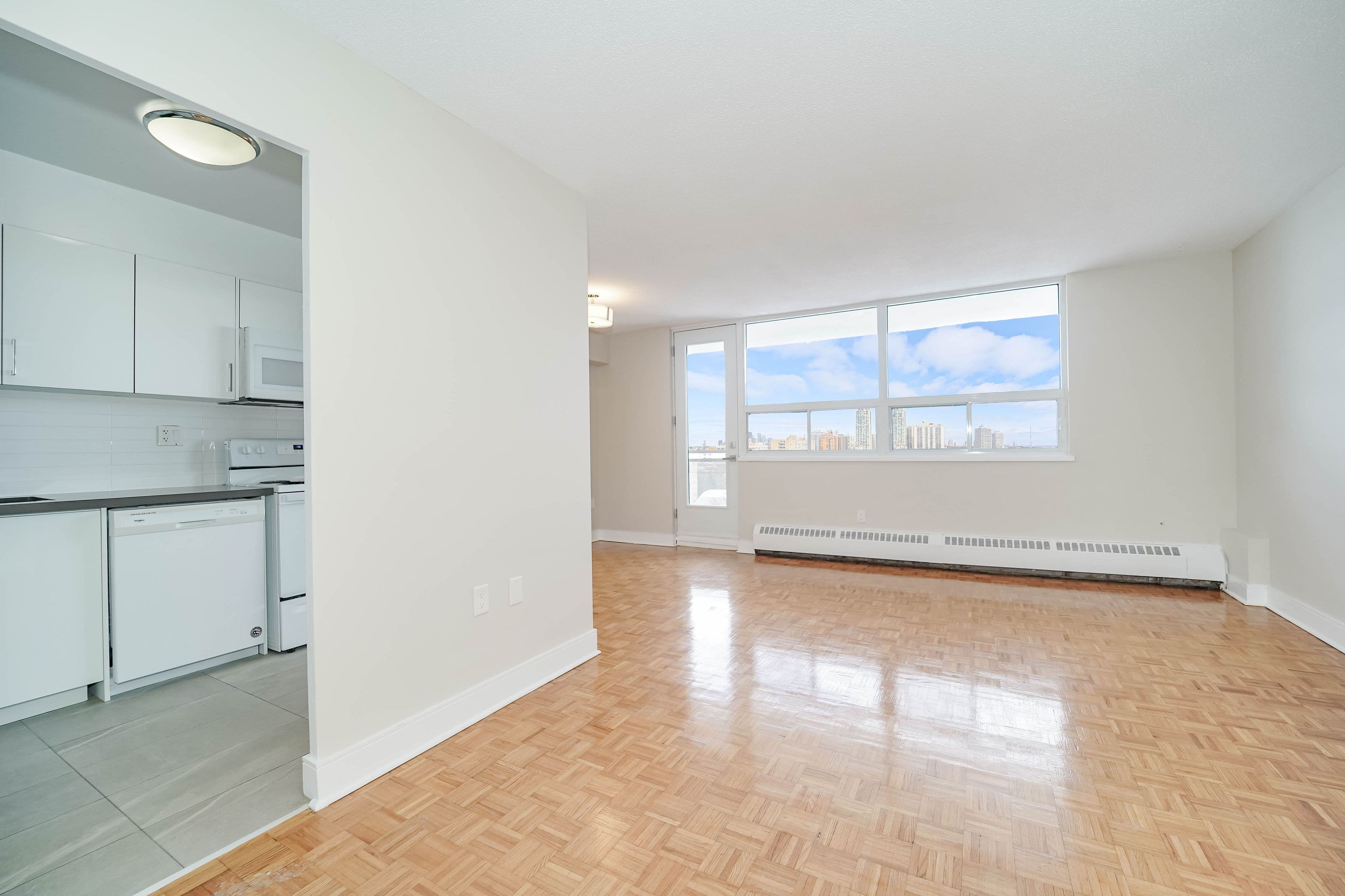 1500 Bathurst Street 1008, Toronto C03, ON M5P 3L3