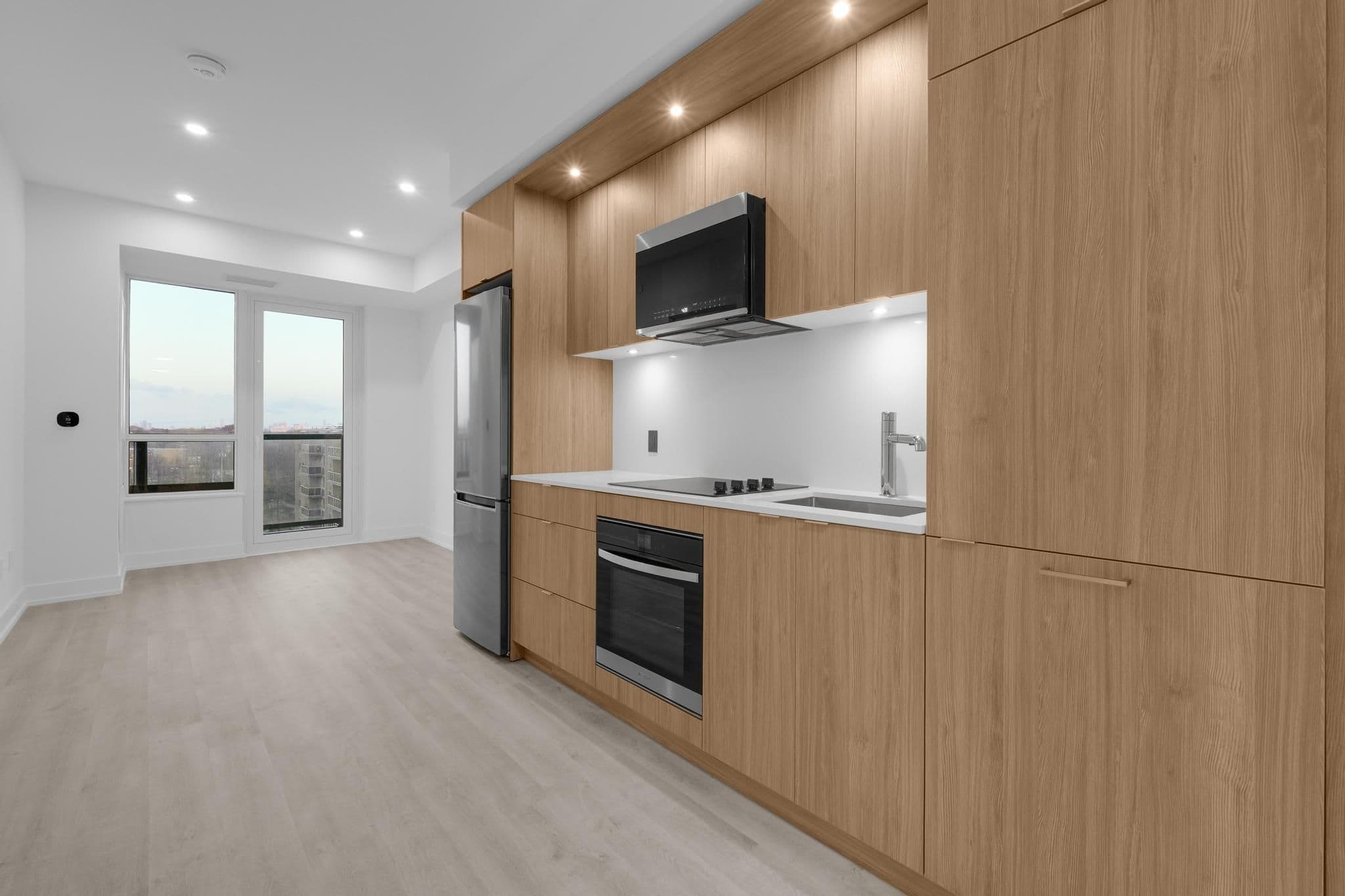 60 Central Park Roadway N/A 714, Toronto W08, ON M9A 3K1