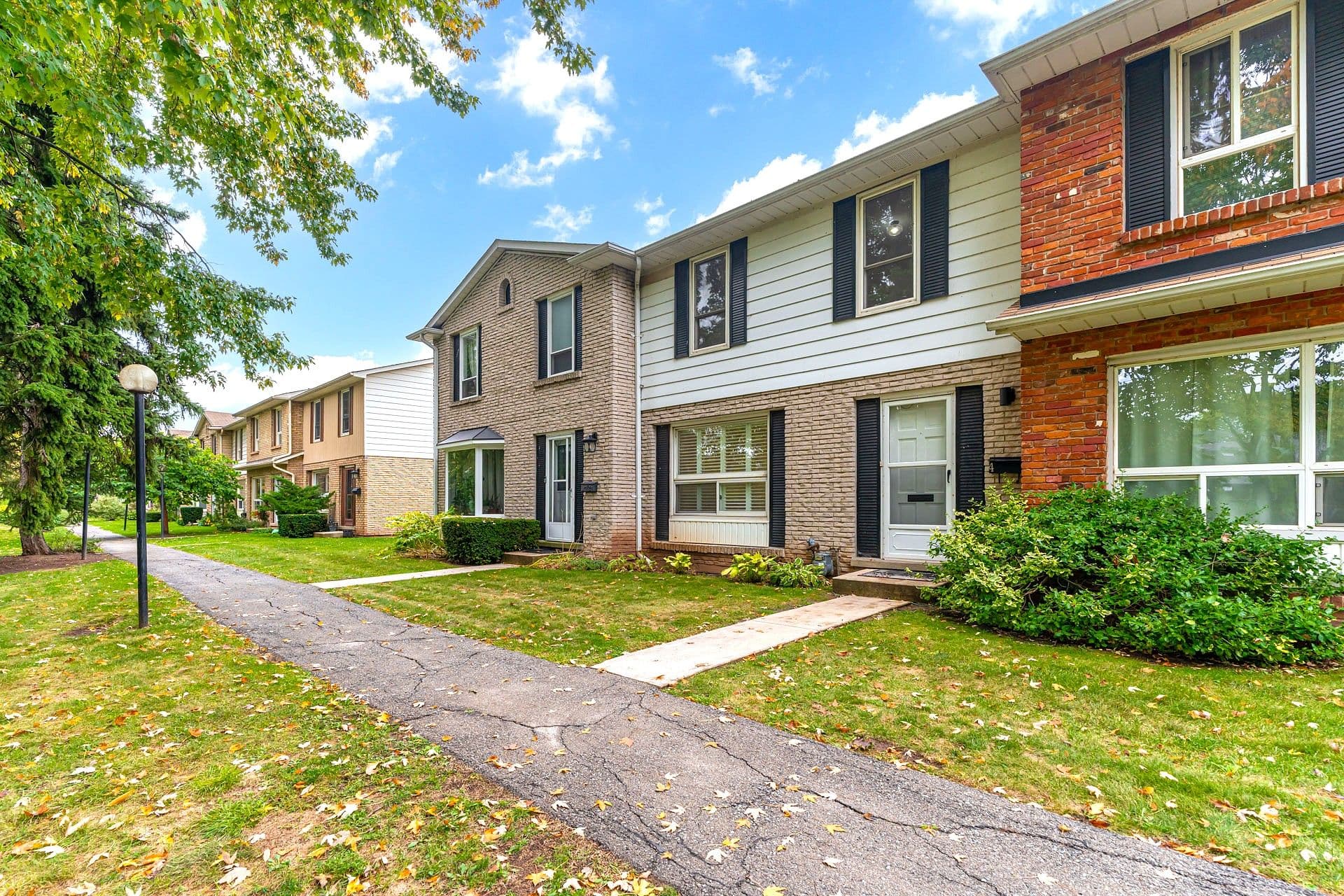 5475 Lakeshore Road 4, Burlington, ON L7L 1E1