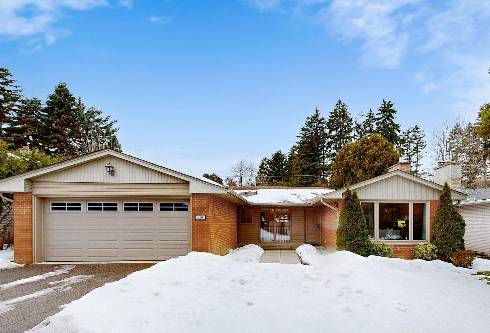 219 Grandview Avenue, Markham, ON L3T 1J3