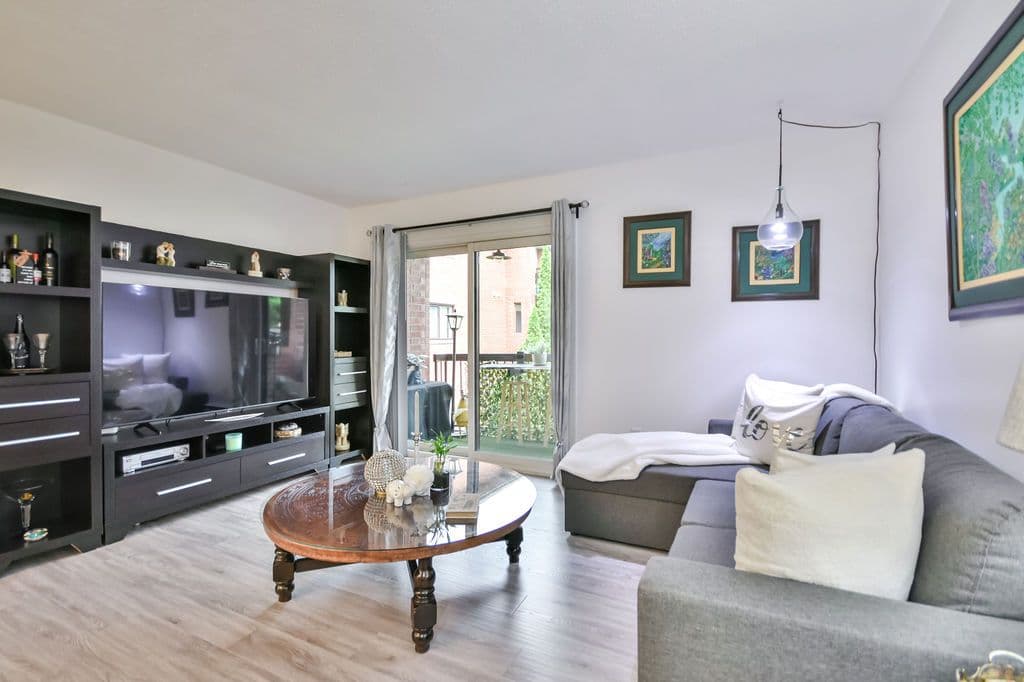 179 Edgehill Drive B6, Barrie, ON L4N 1L9