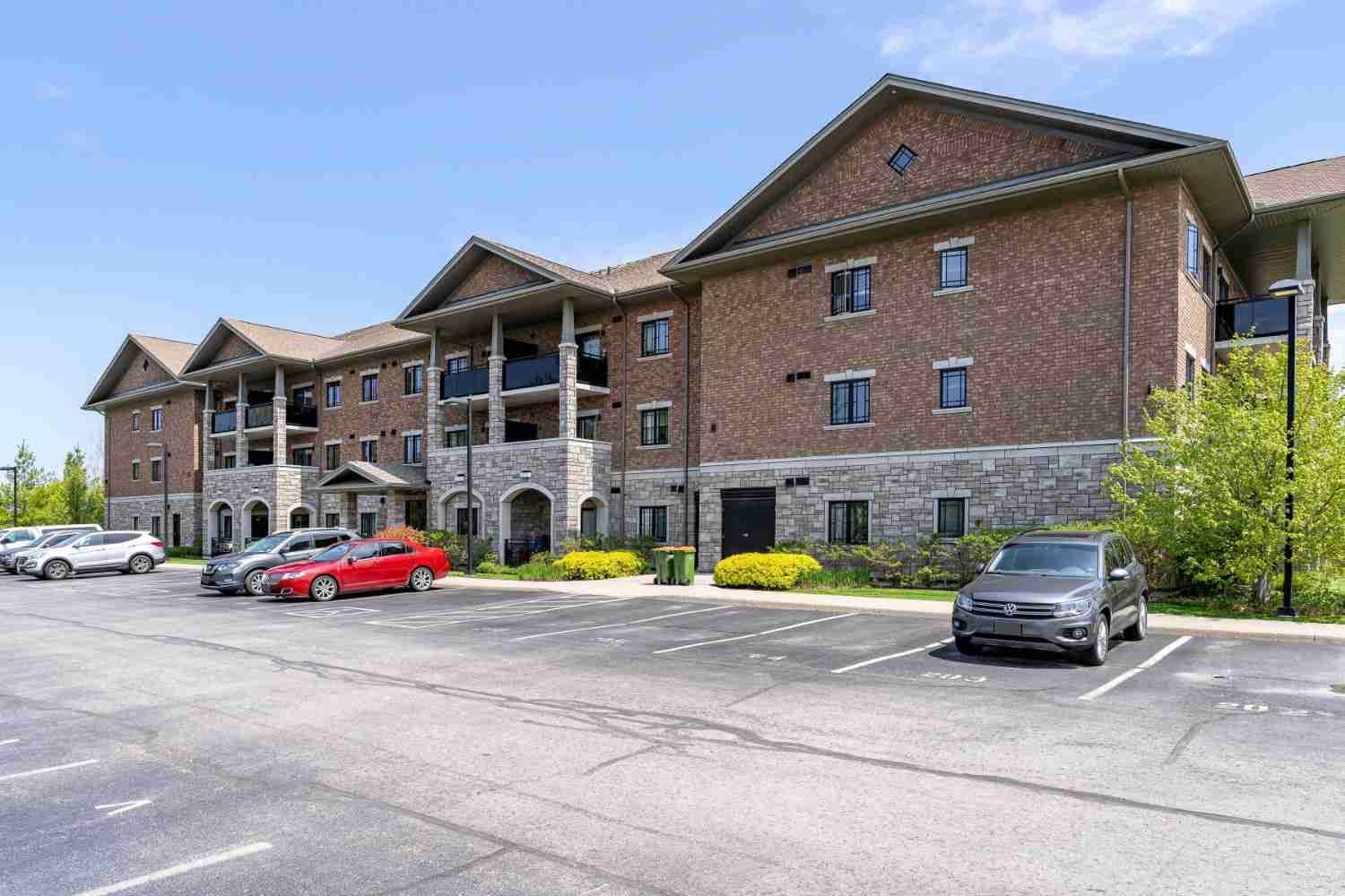 1 Chamberlain Crescent 304, Collingwood, ON L9Y 0X7