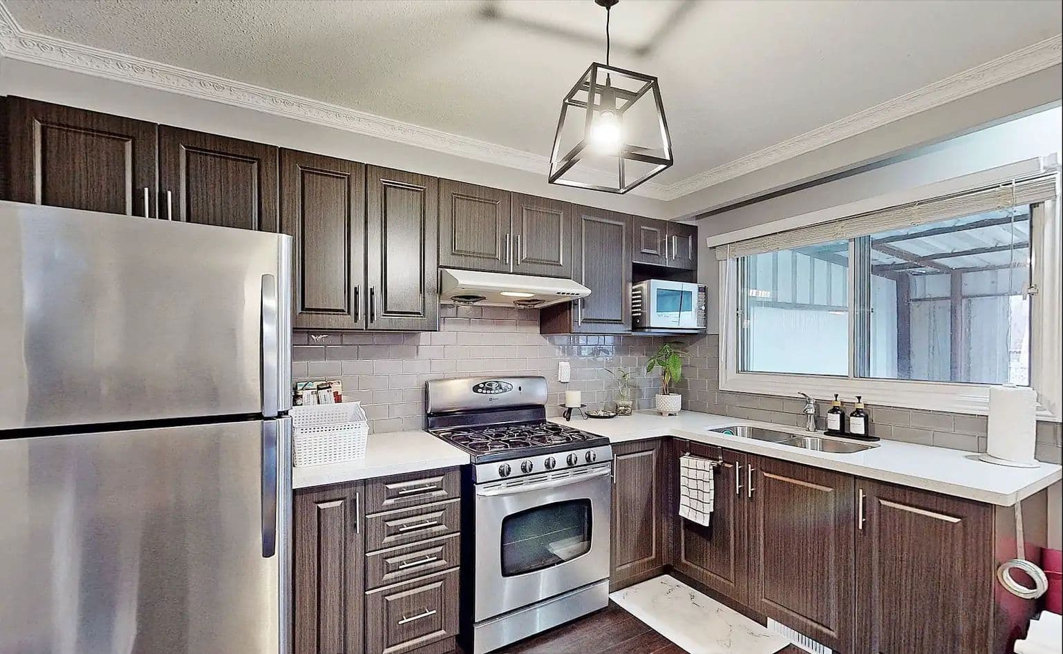 191 Cabana Drive N 2, Toronto W05, ON M9L 1L2