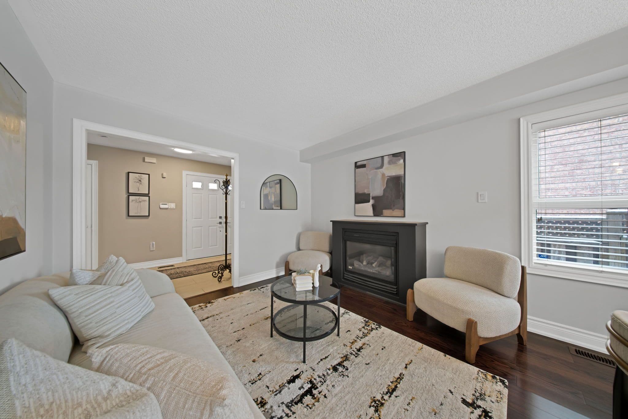 215 Queenslea Avenue, Toronto W04, ON M9N 3X5